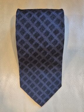 Stefano Conti Men's Silk Blue And Gray Patterned Tie. Made In Canada